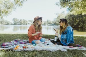 how to create a low maintenance picnic