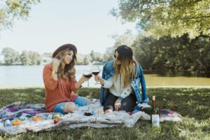 What to wear to a picnic in the park